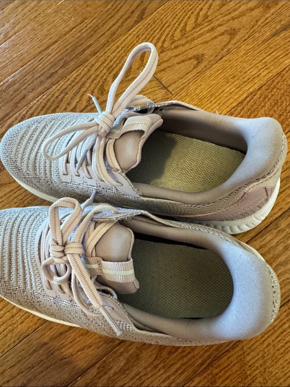 Light Mauve Knit Lace-Up Sneakers orthofeet kita hands free